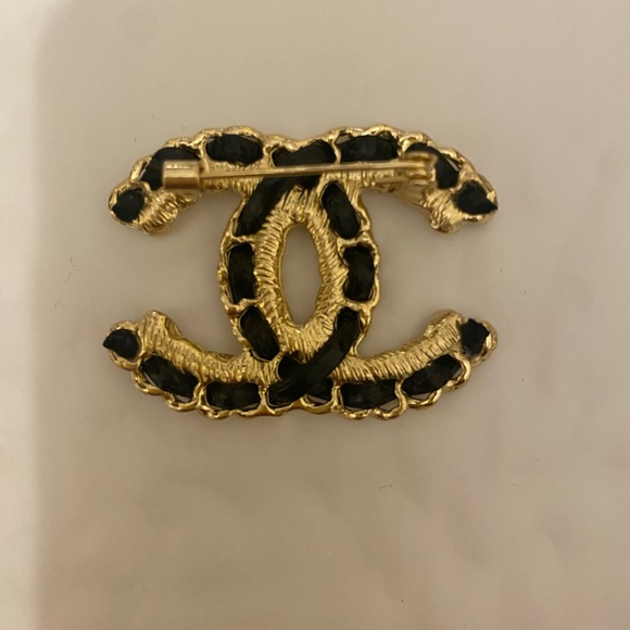 Classic Double CC Black Brooch - Picture 7 of 16